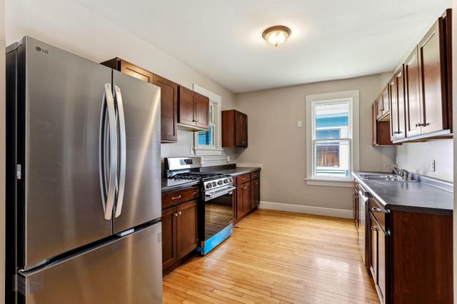 884 Iglehart Avenue, Saint Paul, MN 55104