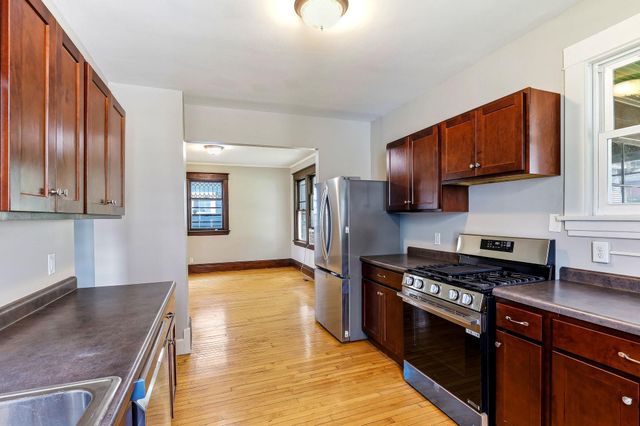884 Iglehart Avenue, Saint Paul, MN 55104