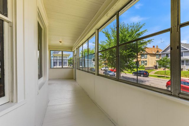 884 Iglehart Avenue, Saint Paul, MN 55104
