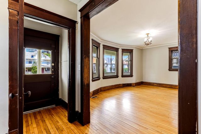 884 Iglehart Avenue, Saint Paul, MN 55104