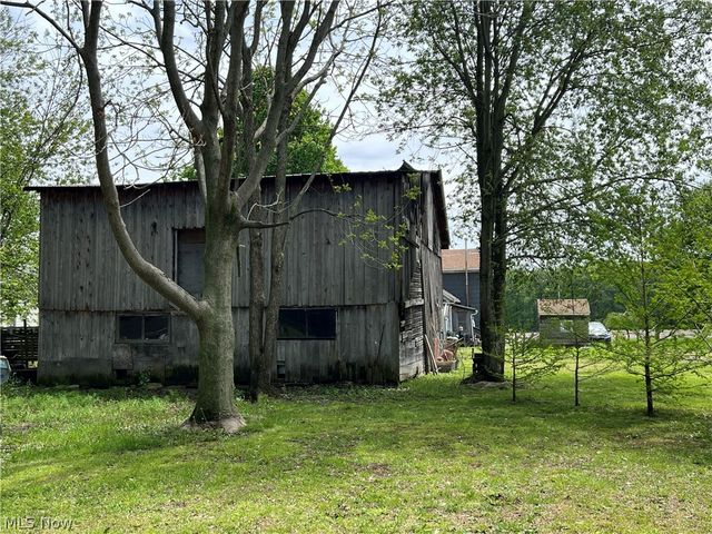 26 Daniels Avenue, Conneaut, OH 44030