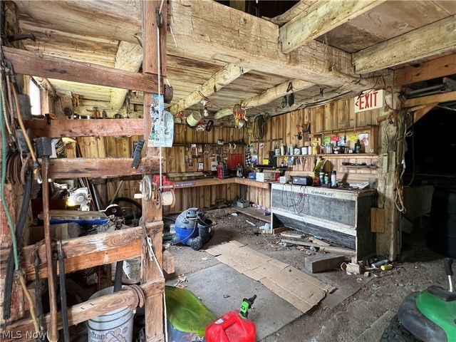 26 Daniels Avenue, Conneaut, OH 44030