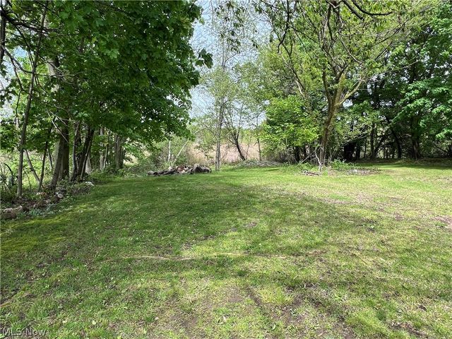 26 Daniels Avenue, Conneaut, OH 44030