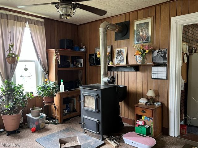 26 Daniels Avenue, Conneaut, OH 44030