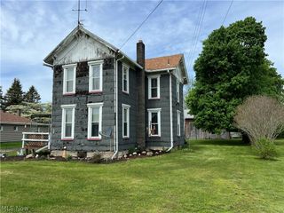 26 Daniels Avenue, Conneaut, OH 44030