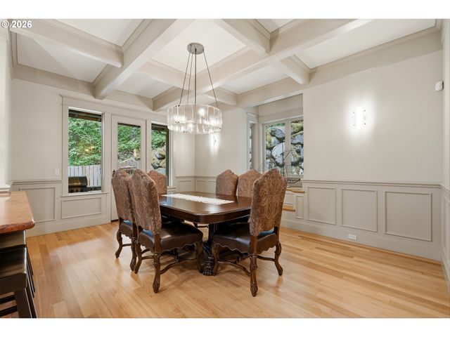 17410 UPPER CHERRY Ln, Lake Oswego, OR 97034