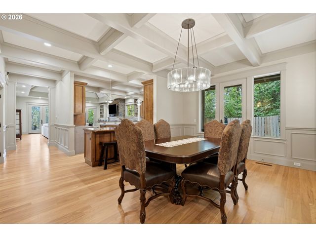 17410 UPPER CHERRY Ln, Lake Oswego, OR 97034