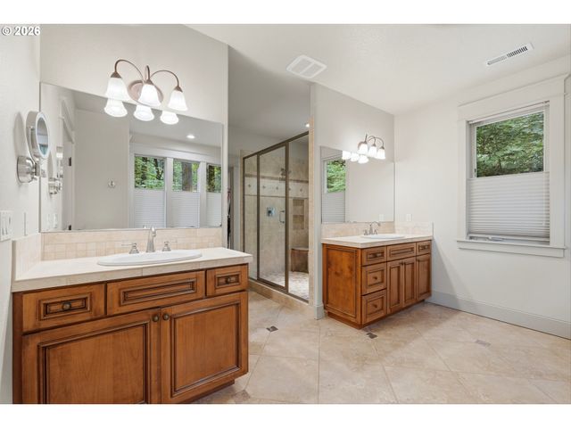 17410 UPPER CHERRY Ln, Lake Oswego, OR 97034