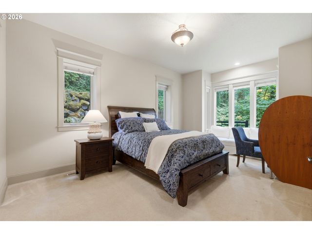 17410 UPPER CHERRY Ln, Lake Oswego, OR 97034