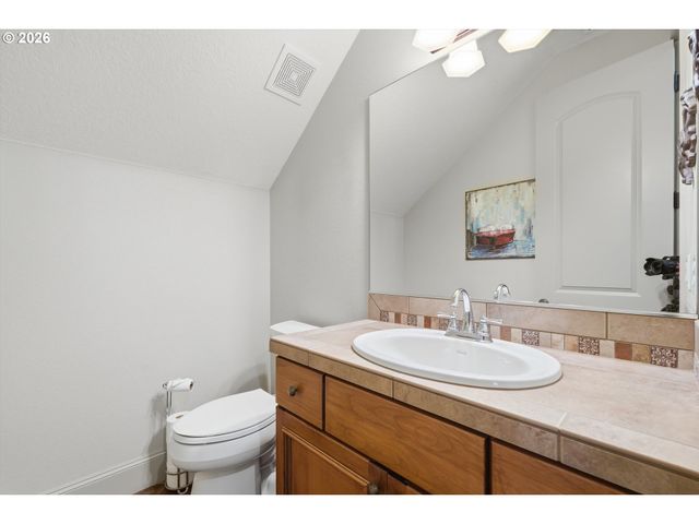 17410 UPPER CHERRY Ln, Lake Oswego, OR 97034