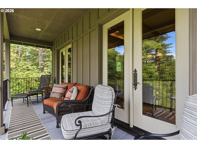 17410 UPPER CHERRY Ln, Lake Oswego, OR 97034