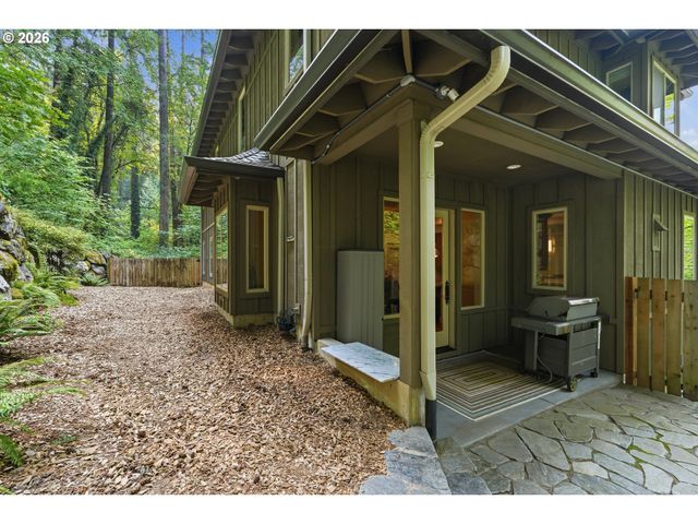 17410 UPPER CHERRY Ln, Lake Oswego, OR 97034