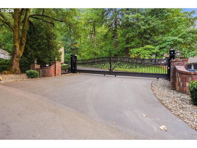 17410 UPPER CHERRY Ln, Lake Oswego, OR 97034