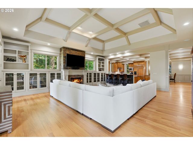 17410 UPPER CHERRY Ln, Lake Oswego, OR 97034