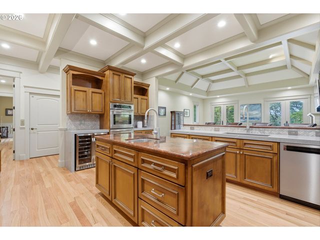 17410 UPPER CHERRY Ln, Lake Oswego, OR 97034