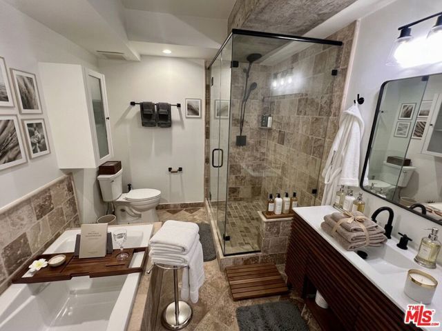 838 N Doheny Drive 4B, West Hollywood, CA 90069