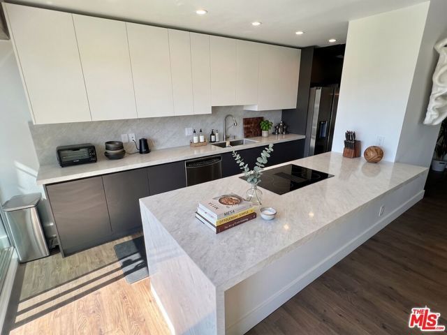 838 N Doheny Drive 4B, West Hollywood, CA 90069