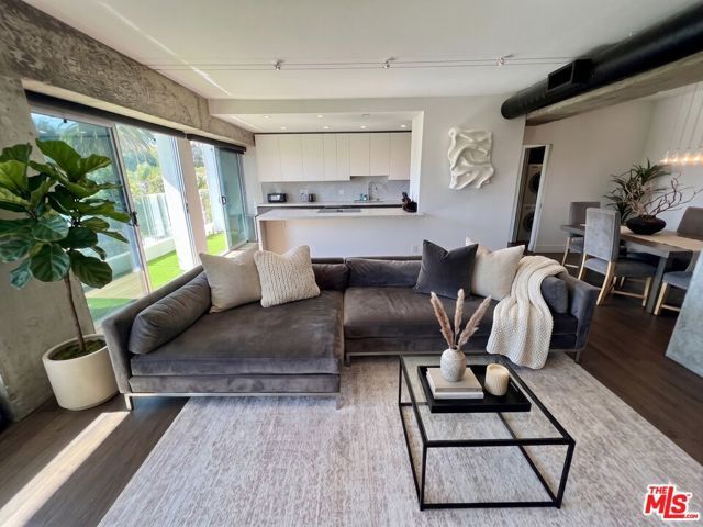 838 N Doheny Drive 4B, West Hollywood, CA 90069