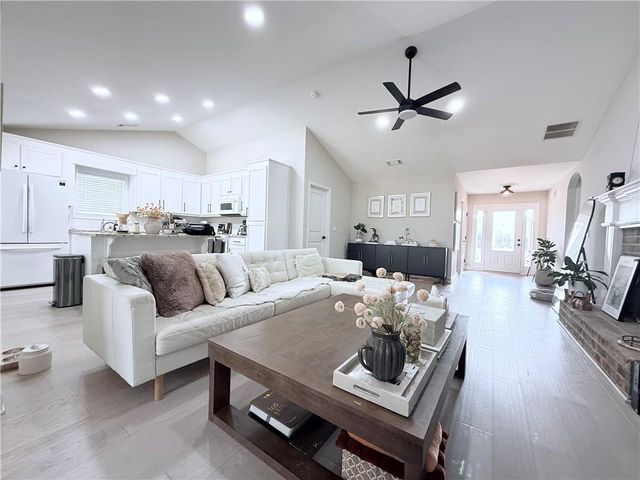 138 Livingston Court, Winder, GA 30680