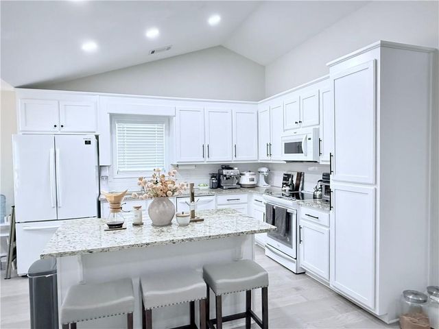 138 Livingston Court, Winder, GA 30680