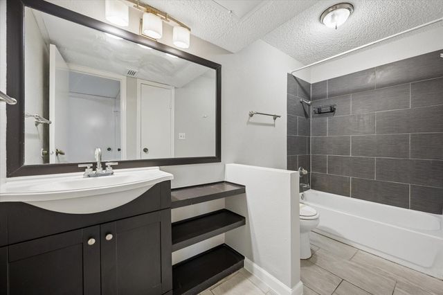 2120 El Paseo Street 615, Houston, TX 77054