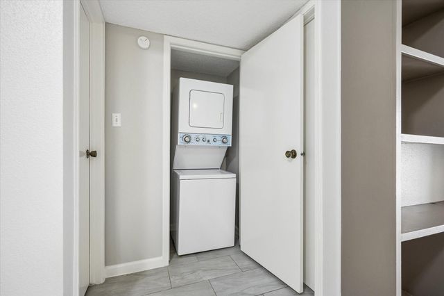 2120 El Paseo Street 615, Houston, TX 77054
