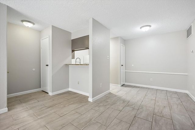 2120 El Paseo Street 615, Houston, TX 77054