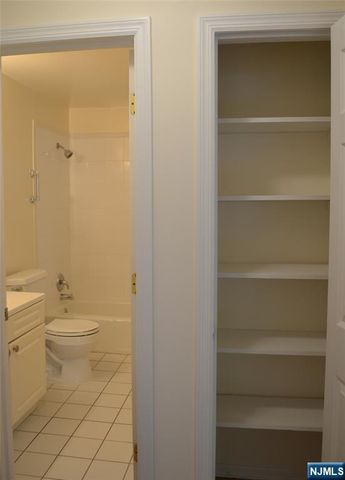 45 Maltbie Avenue 16A, Midland Park, NJ 07432