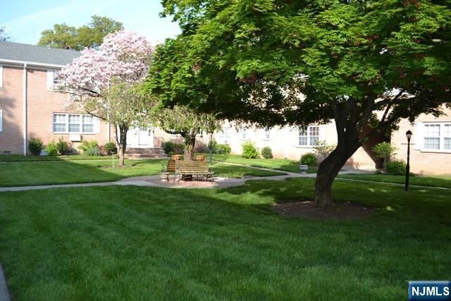 45 Maltbie Avenue 16A, Midland Park, NJ 07432