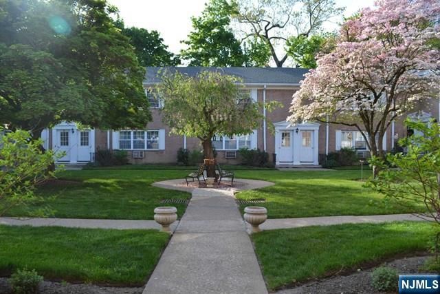 45 Maltbie Avenue 16A, Midland Park, NJ 07432