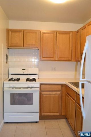 45 Maltbie Avenue 16A, Midland Park, NJ 07432