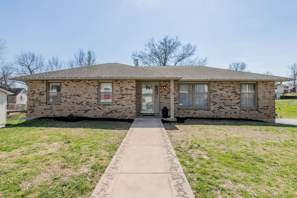 1108 KROHN ST, Boonville, MO 65233