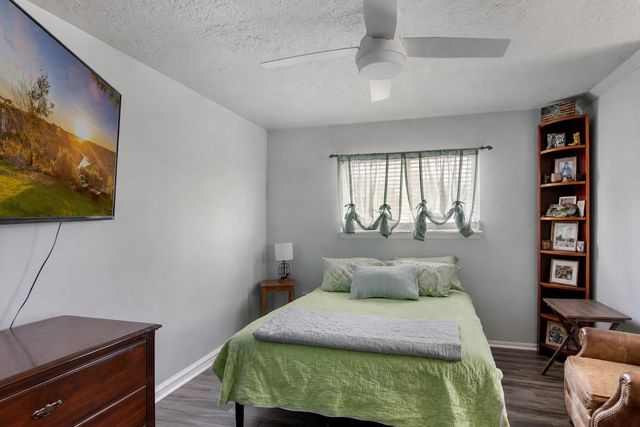 614 S Diamondhead Boulevard, Crosby, TX 77532