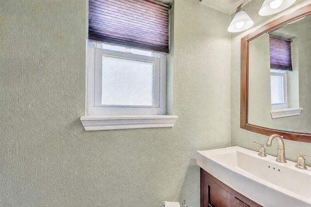 614 S Diamondhead Boulevard, Crosby, TX 77532