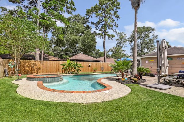 614 S Diamondhead Boulevard, Crosby, TX 77532