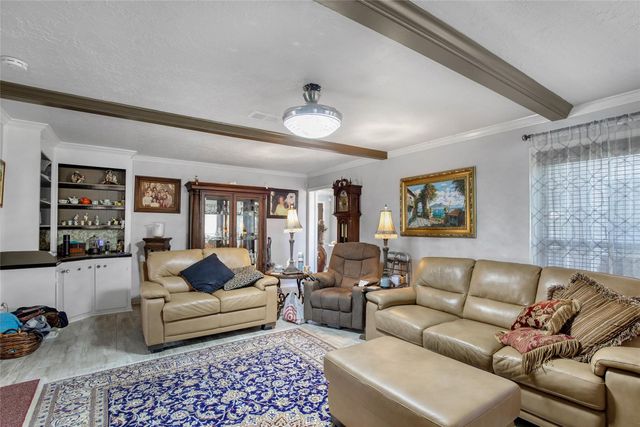 614 S Diamondhead Boulevard, Crosby, TX 77532