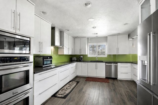614 S Diamondhead Boulevard, Crosby, TX 77532
