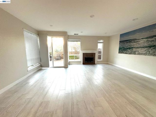 912 912 Vista Pointe Dr, San Ramon, CA 94582