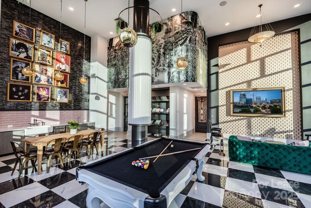 101 W Morehead Street B1, Charlotte, NC 28202