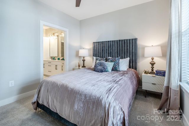 101 W Morehead Street B1, Charlotte, NC 28202