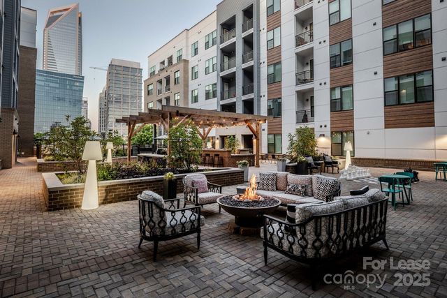 101 W Morehead Street B1, Charlotte, NC 28202