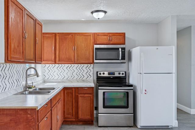 1402 ROLLING GREEN DRIVE, Apopka, FL 32703