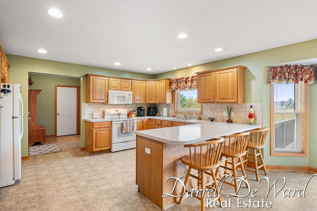 7665 Golf Meadows Drive Se, Caledonia Twp, MI 49316
