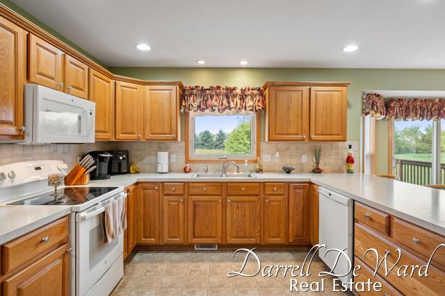 7665 Golf Meadows Drive Se, Caledonia Twp, MI 49316