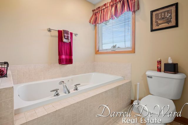 7665 Golf Meadows Drive Se, Caledonia Twp, MI 49316
