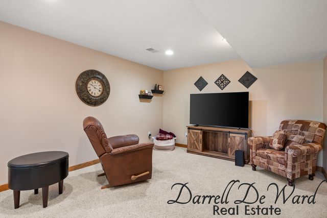 7665 Golf Meadows Drive Se, Caledonia Twp, MI 49316