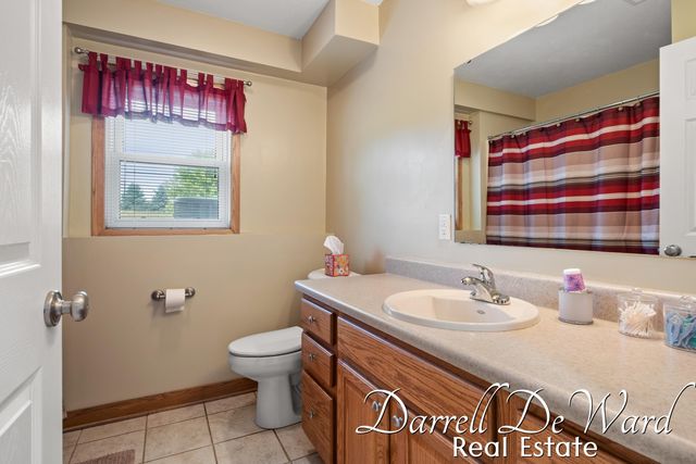 7665 Golf Meadows Drive Se, Caledonia Twp, MI 49316