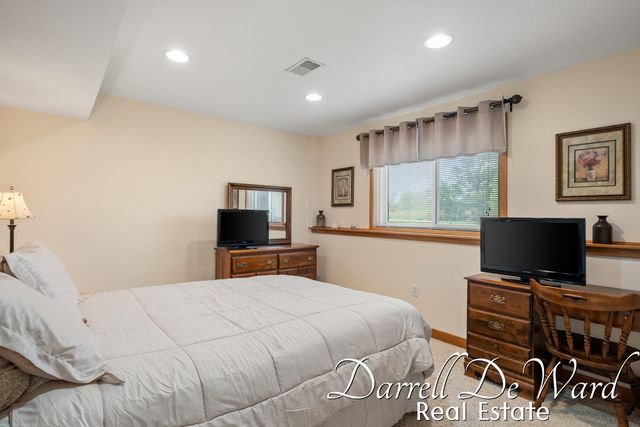 7665 Golf Meadows Drive Se, Caledonia Twp, MI 49316