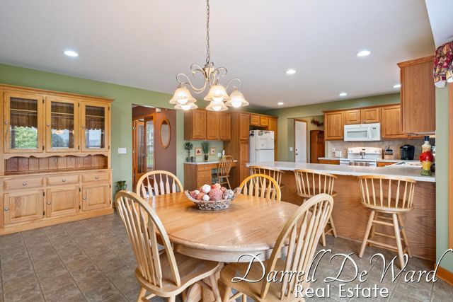 7665 Golf Meadows Drive Se, Caledonia Twp, MI 49316
