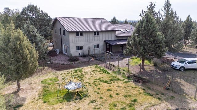 10001 SW Geneva View Road, Terrebonne, OR 97760